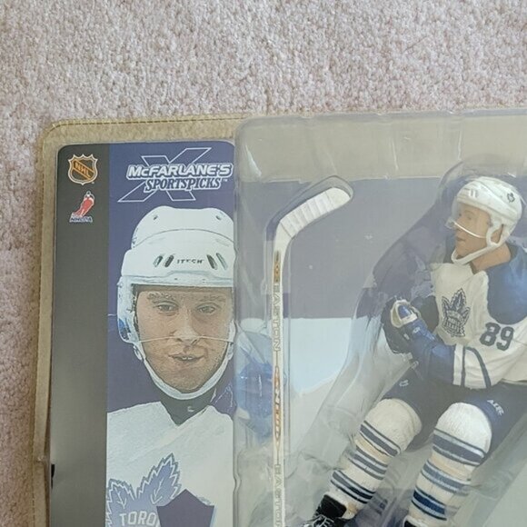 Alex Mogilny Toronto Maple Leafs NHL Mcfarlane Sportspicks Hockey Figure New - Picture 7 of 8